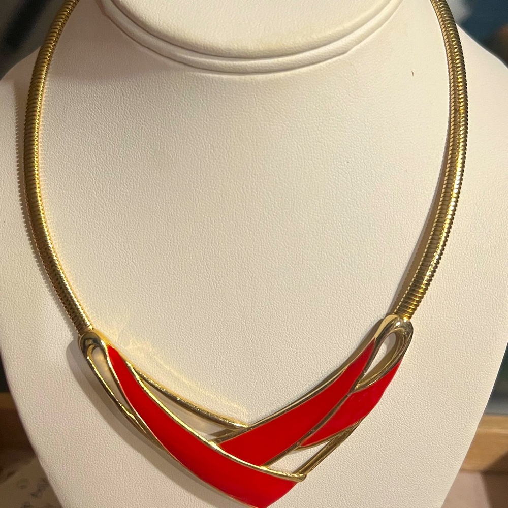 Vintage red enemal gold omega necklace